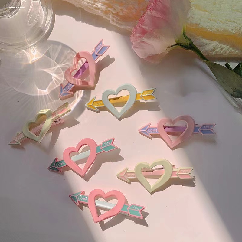 Satu Panah Memakai Klip Hati Aksesoris Rambut Siswa Lucu Gadis Liar Cinta Klip Rambut Klip Rambut Manis