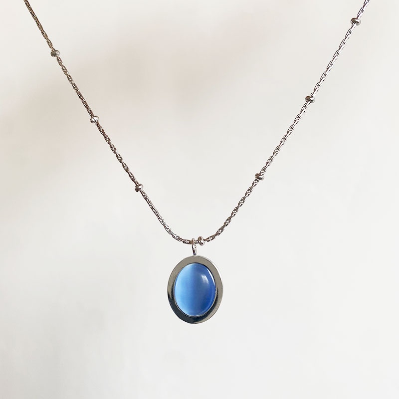 Kalung Titanium Steel Mata Kucing Oval Biru Gaya Retro Perempuan Anti Karat Lapis Emas Rantai Klavikula