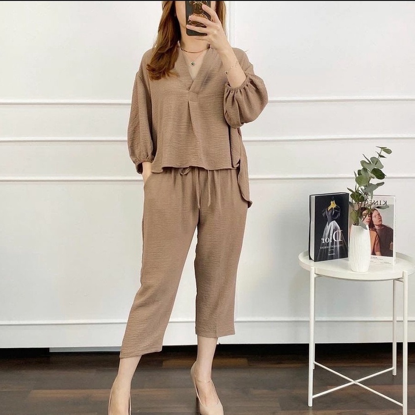 BEFAST - ZFC OOTD WANITA SETELAN CICA / Betha One Set Wanita Polos Airflow / Oneset Casual Wanita Keluaran Terbaru / Fashion Kekinian Remaja ABG Trendy / Outfit Daily Wanita Terlaris / Set Atasan V-neck Legan Panjang+Celana 3/4