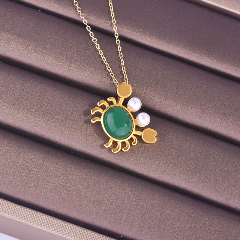 Goldkingdom Aksesoris Perhiasan Fashion Ready Stock Kerajinan Emas Tua Kepiting Kecil Kalung Giok Putih chrysoprase crab pendant pearl