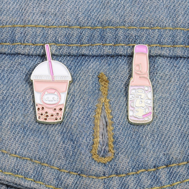 Kucing Lucu Minum Enamel Pin Bros Kreatif Botol Bros Kerah Lencana Kartun Hewan Lencana Perhiasan Hadiah Untuk Anak-Anak Perempuan