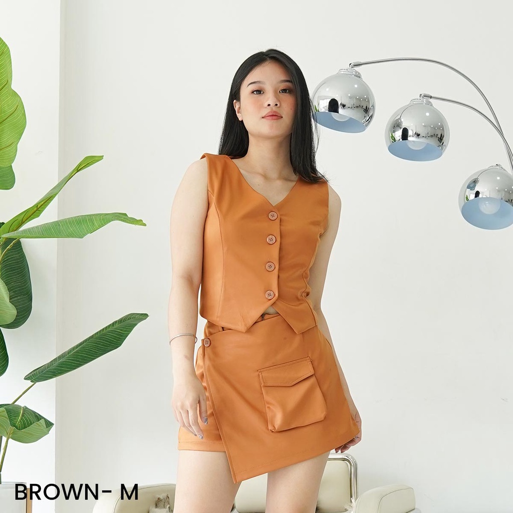 Rompi Kancing Basic Atasan Wanita Top