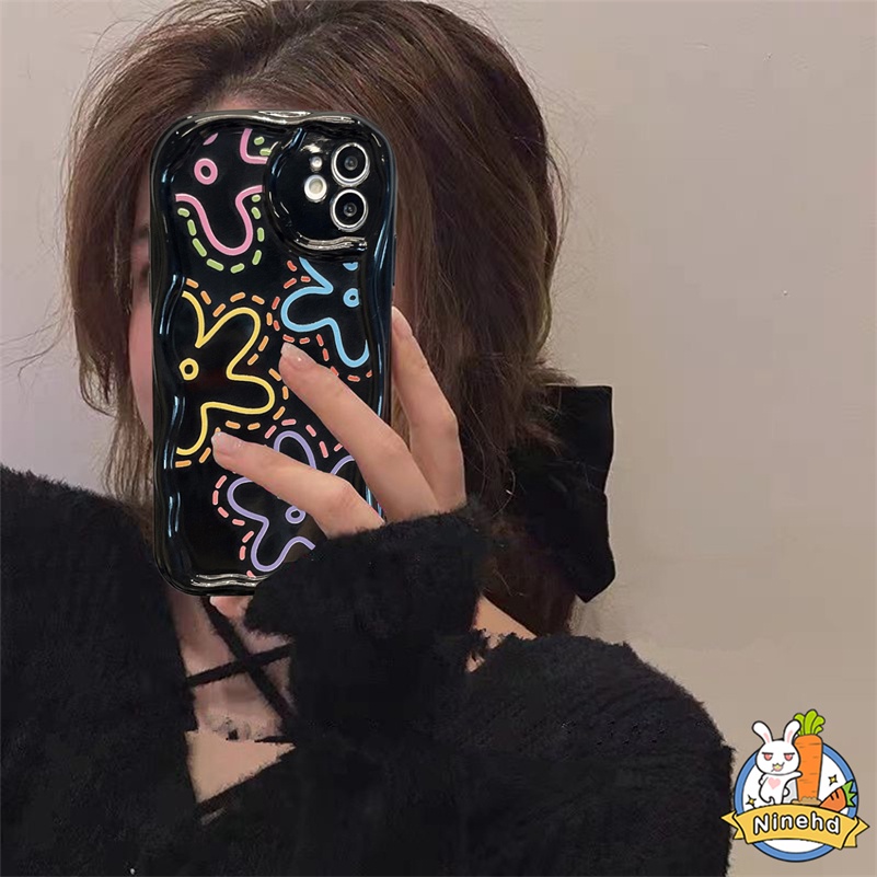 Samsung A14 A04s A04e A03s A03 A13 A12 A22 A32 A24 A54 A34 A23 A52s A52 A51 A33 A53 A02s A50 A30s Black Art Flower Bunga Casing Ponsel Wavy Curved Edge Lembut Tpu Shockproof Penutup Belakang