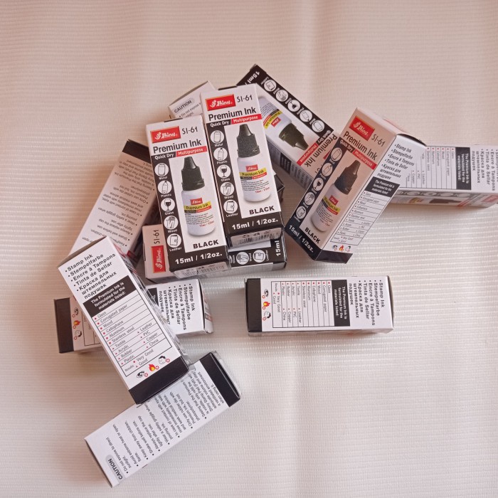

Shiny Ink HITAM 15ml SI-61 Black