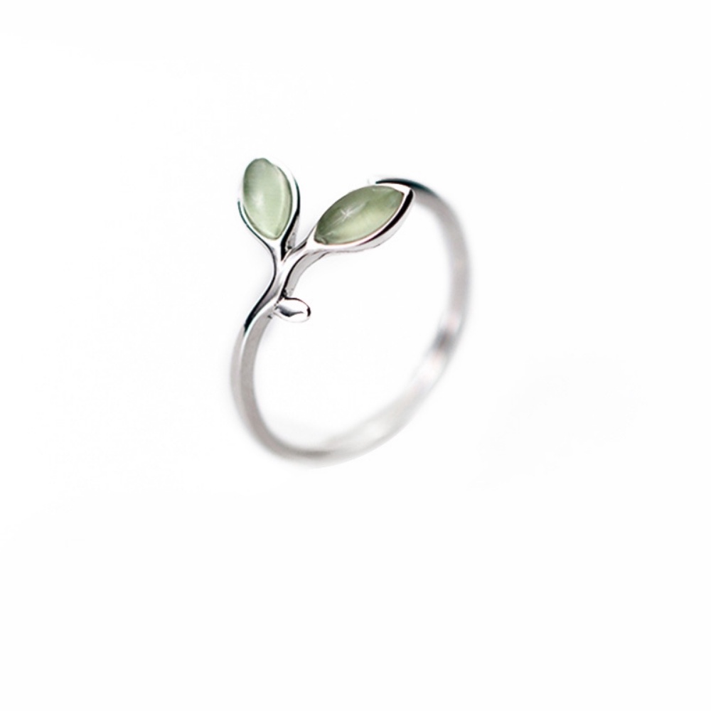 Cincin Silver Casual Desain Daun Hijau Hias Kristal Untuk Wanita