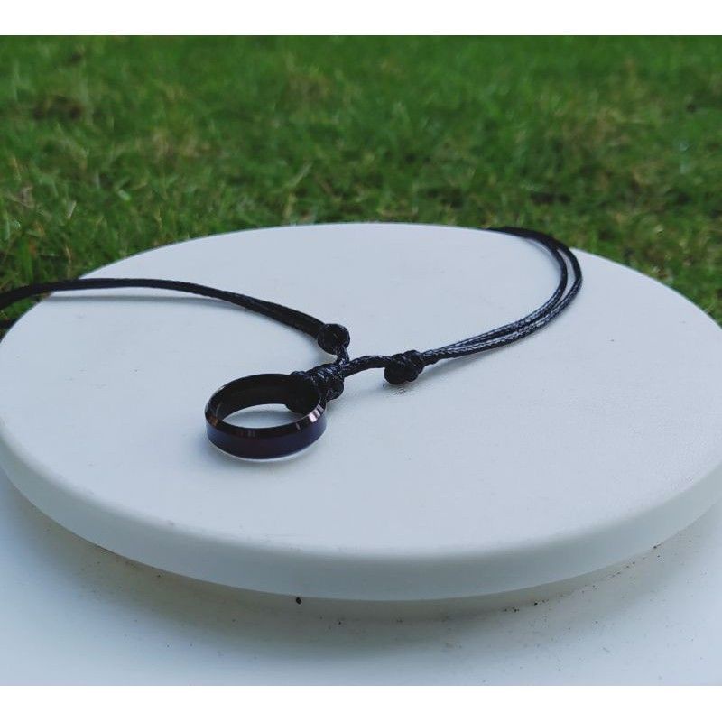 KALUNG TALI KULIT KOREA & LIONTIN CINCIN