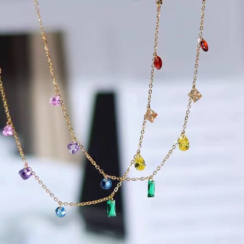 Kalung Baja Titanium Rantai Klavikula Pelangi Berlian Tidak Luntur Baja Titanium Emas 18K Gelang Set Ornamen