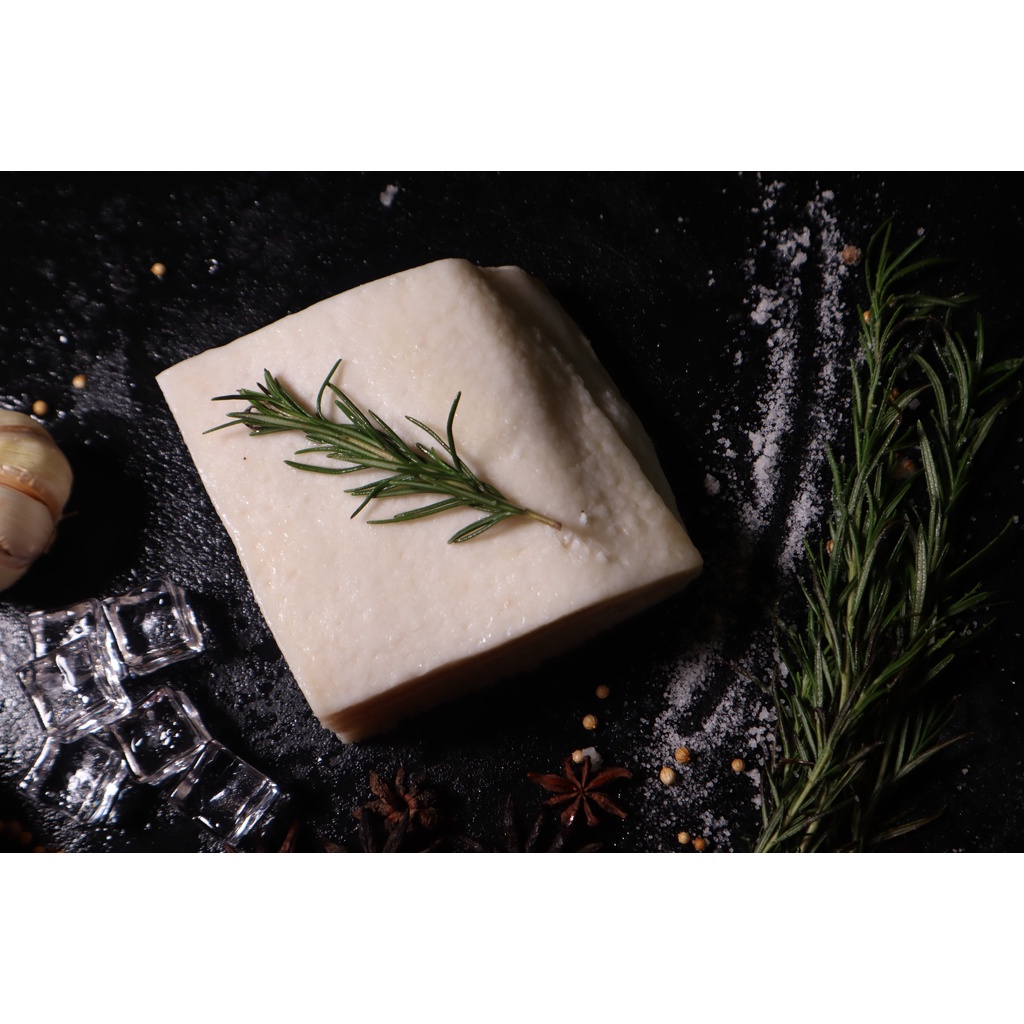 

Pork Back Fat / Lemak Padat Babi Import ~ TC777