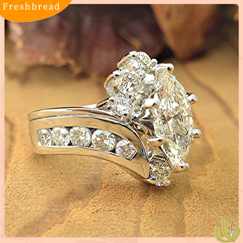 &lt; Freshbread &gt; Fashion Cincin Sparkling Creative Shape Shiny Efek Visual Tidak Iritasi Mudah Dipakai Zirkon Hias Bersinar Jari Cincin Wanita Perhiasan Pernikahan Hadiah Ulang Tahun