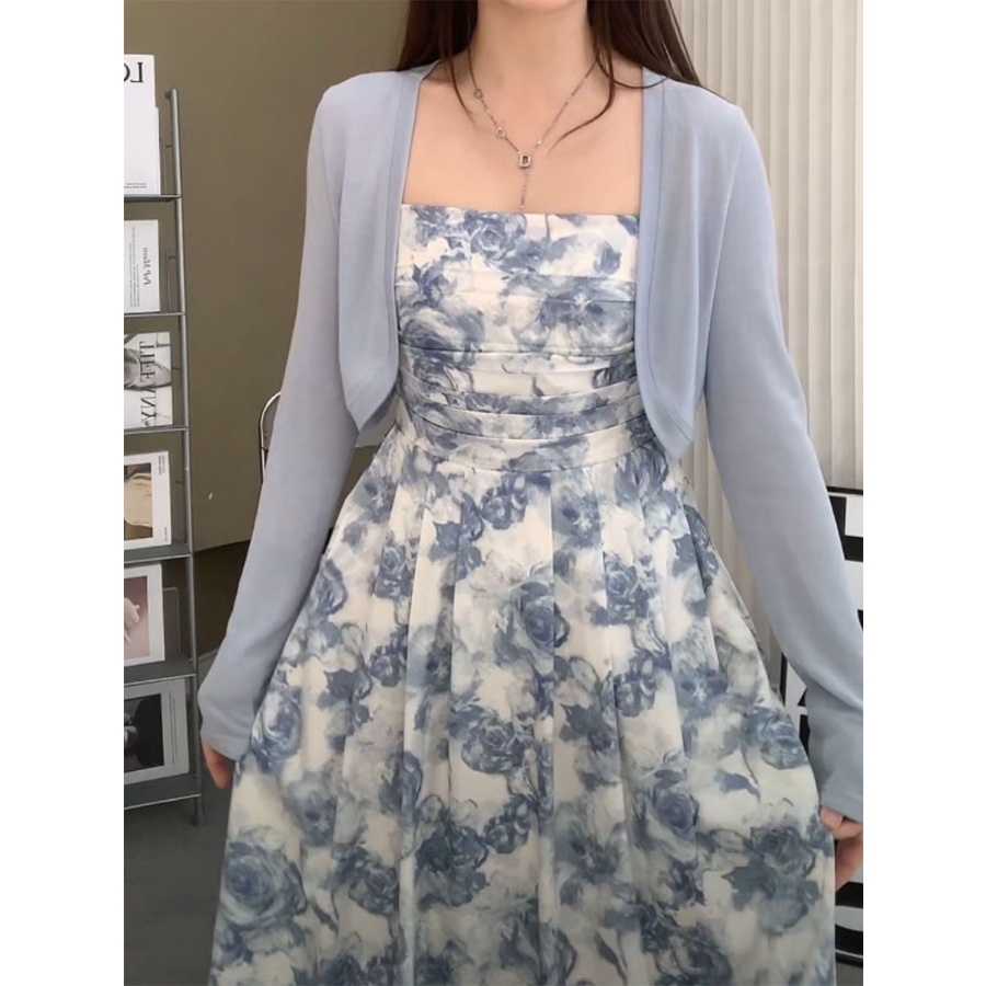 Red Istirahat Teh High-End Rasa Desain Warna Solid Cardigan Temperamen Bunga Suspender Rok Dua Potong Set 2023 Musim Semi Baru wanita