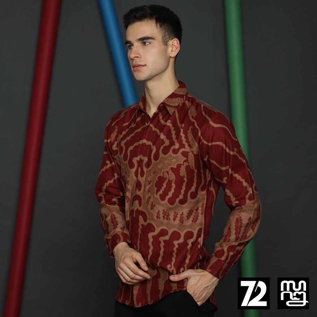 KEMEJA BATIK PRIA LENGAN PANJANG Kemeja Dobby Slimfit Motif Medousa Warna Merah Maroon 723537 Cap 72 - Baju Kemeja Atasan Pakaian Setelan Batik Pria Cowok Laki Laki Remaja Keluarga Kantor Lengan Panjang Modern Slimfit Slim Fit Premium Kekinian