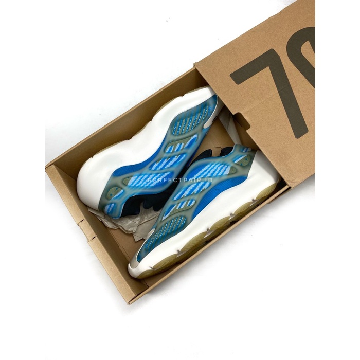 Adidas Yeezy Boost 700 V3 Arzareth