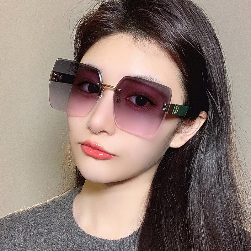 (YUZHU) Vintage Fashion Square D Kacamata Hitam Mode Baru Frameless Gradient Shade Sunglasses Untuk Wanita