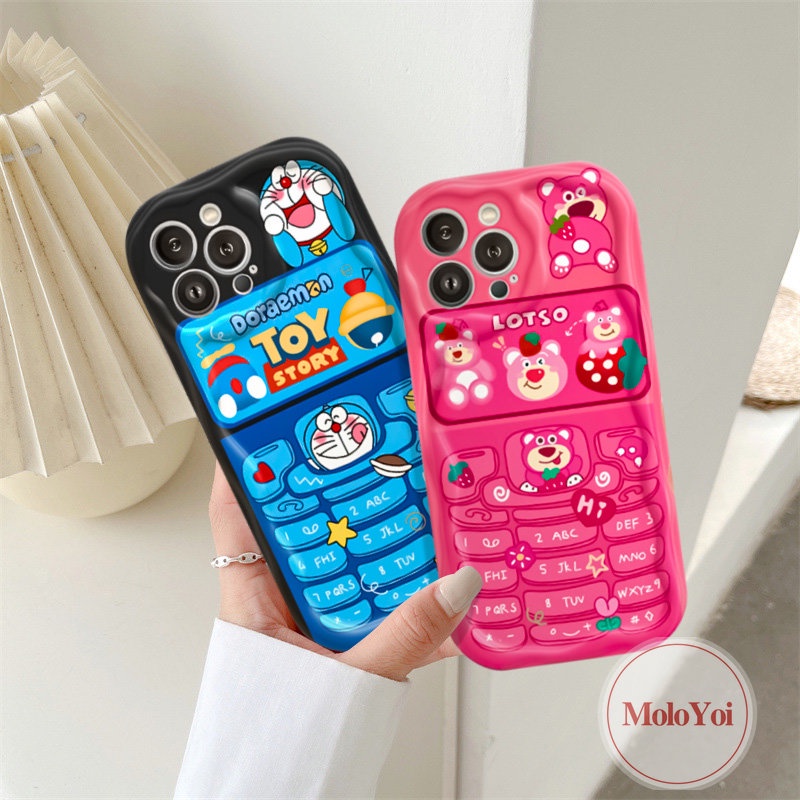 IPHONE Casing Pasangan Tombol Ponsel Kreatif Kompatibel Untuk Iphone8 6s 6 7 Plus 11 14 12 13 Pro Max XR XS X Max SE 2020 Toy Story Lucu Strawberry Bear Doraemon 3D Wavy Curved Edge Soft Cover