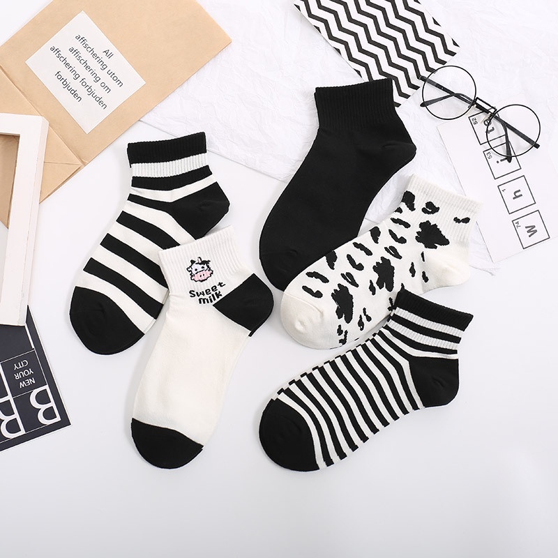 BAJ Kaos Pendek Motif Cow Unisex Ankle Socks SS240