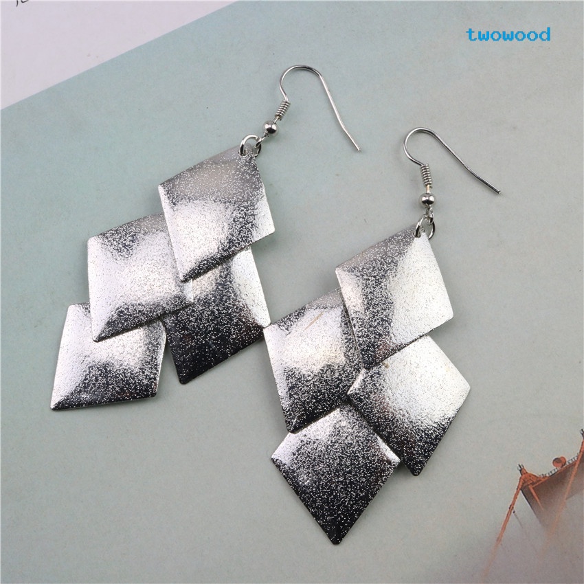 Twowood Fashionable Berlebihan Belah Ketupat frosted Daun Rumbai Anting earrings