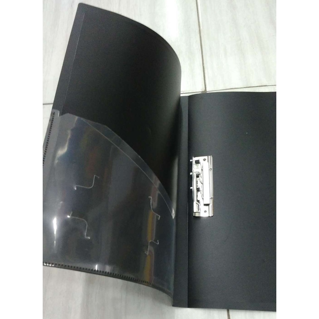 MAP JEPIT PLASTIK HITAM .kt.