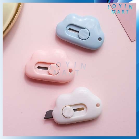 

Cutter Mini Karakter Awan Pisau Pemotong Mini Pisau Pemotong Kertas Mini Portable Cutter Mini Size Travel Cutter Mini Untuk Alat Tulis Kantor Safety Cutter