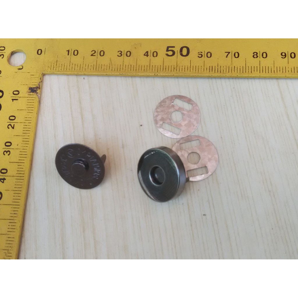 

kancing tas magnet tebal 18 mm warna hitam