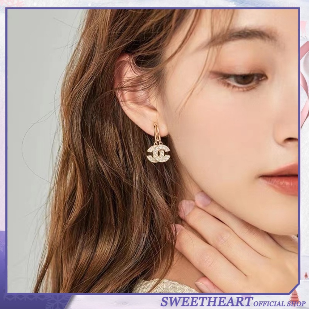 Korea Ganda C Anting Wanita Musim Panas Tren Baru High-end Rasa Cahaya Mewah Cocok Untuk Wajah Bulat Kecil Harum Anting Angin Wanita Manis Perhiasan Hati