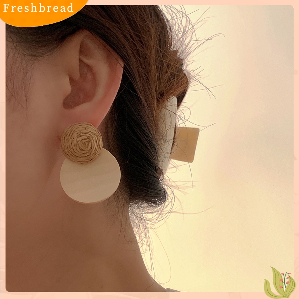 &lt; Freshbread &gt; 1pasang Ear Studs Retro Rustic Gaya Simple Kasual Artistik Kayu Cincin Berongga Raffia Straw Splicing Women Earrings Untuk Pacaran