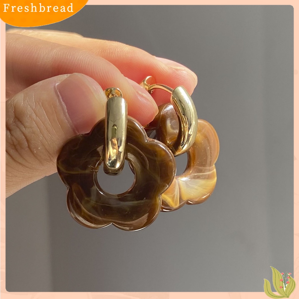 &lt; Freshbread &gt; 1pasang Anting Wanita Bentuk Bunga Resin Indah Halus Berongga Keluar Anting Perhiasan Aksesoris