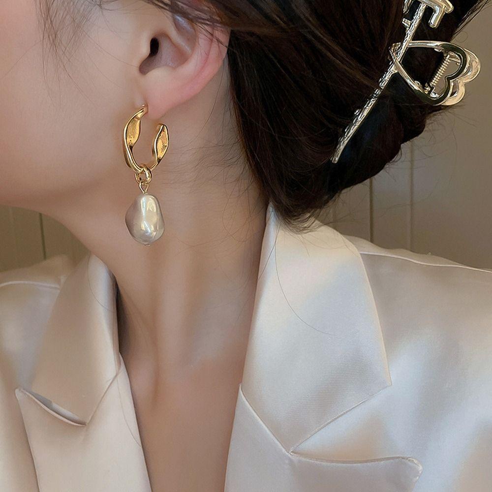 Mxbeauty Wanita Menjuntai Anting-Anting Indah Sederhana Mutiara Trendi Niche Desain Fashion Perhiasan Gadis Hadiah Berlian Imitasi Gaya Korea Earrings