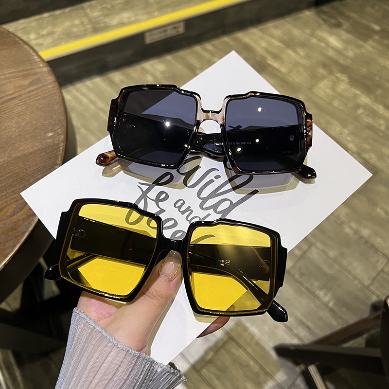 (YUZHU) Western Fashion Hijau Oversized Square Frame Wide Temple Kacamata Hitam Anti UV Untuk Wanita