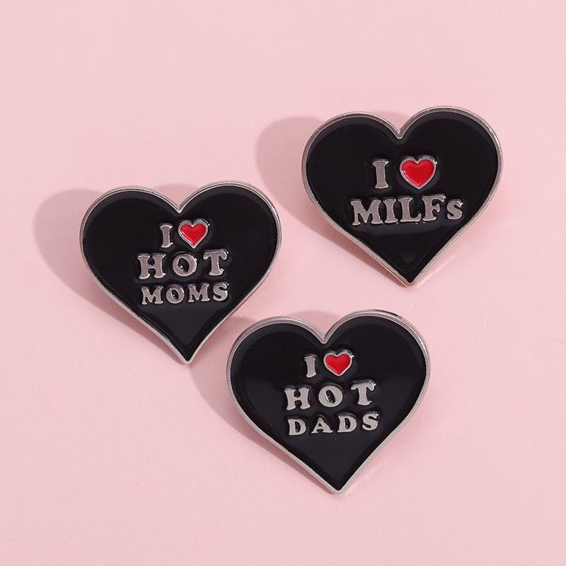 Hitam Hati Enamel Pin Kreatif I Cinta Mimilfs Ayah Panas Ibu Bros Lencana Kerah Pin Keren Perhiasan Hadiah Untuk Teman