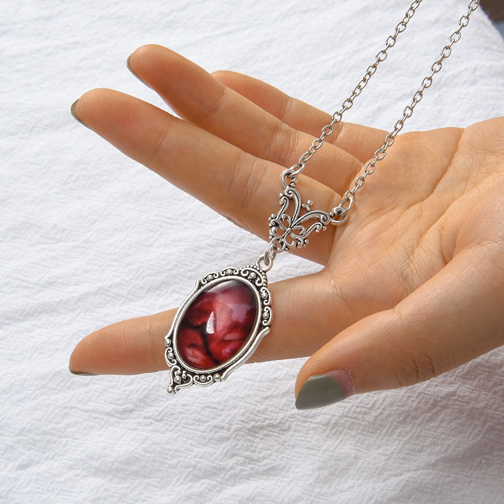 Women Gothic Blood Red Quartz Pendant Necklace/Ladies Simple Charm Necklaces/Kalung Klavikula Elegan/Kalung Rantai Pantai Kepribadian Perempuan/Kalung Choker Populer