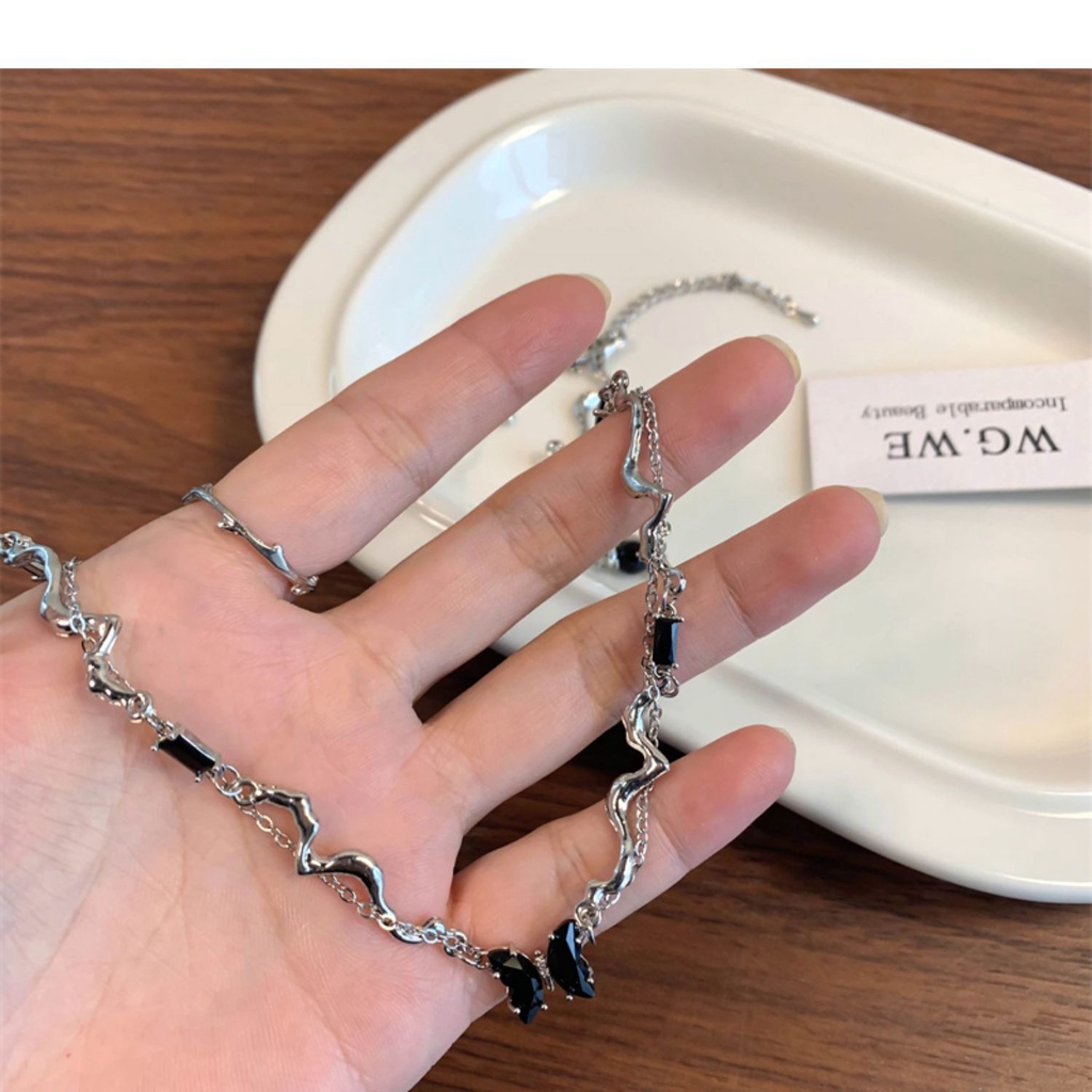 Ifyou Y2K Kalung Liontin Kupu-Kupu Hitam Gelombang Silver Double Layer Chain Choker Untuk Aksesoris Perhiasan Wanita