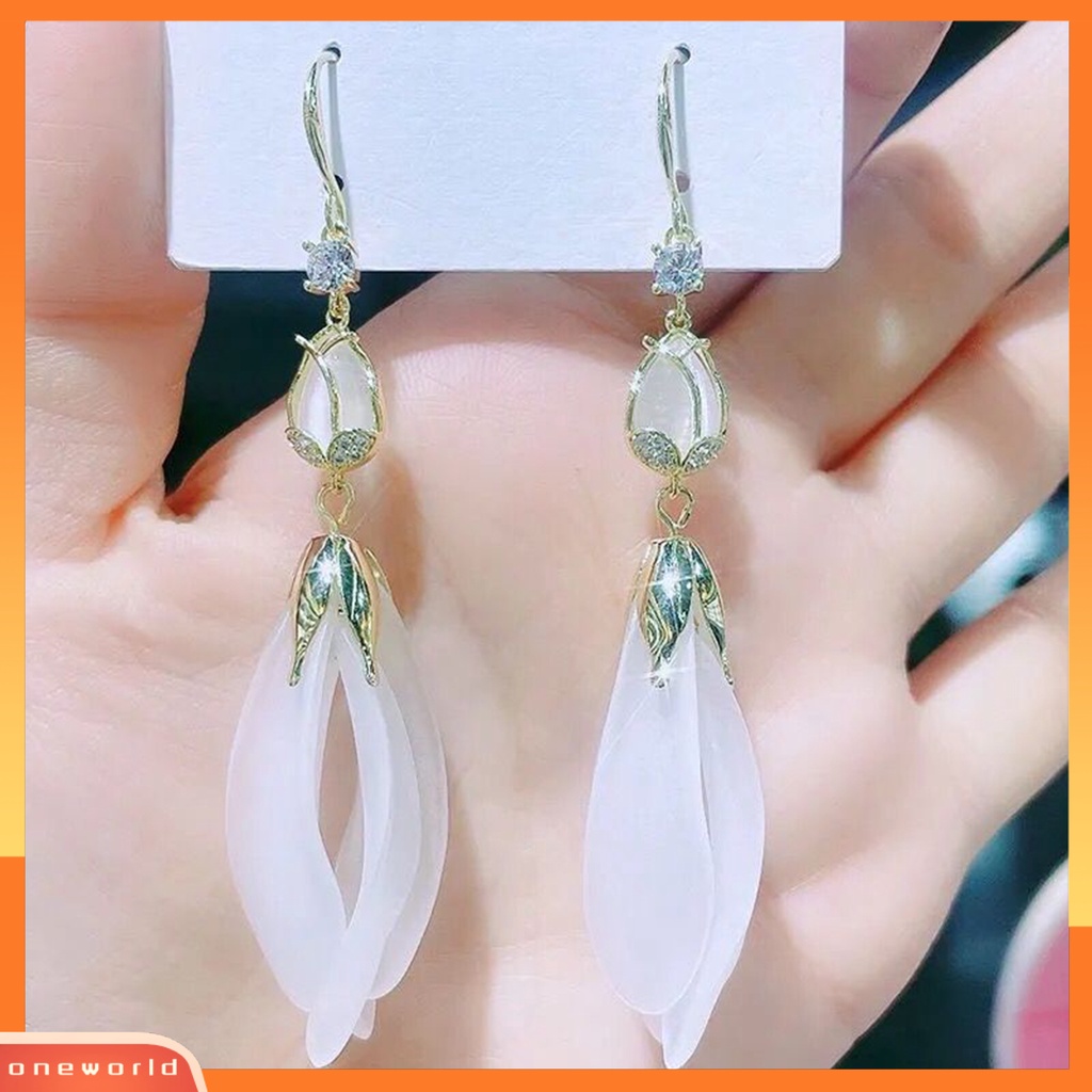 [WOD] 1pasang Anting Kait Menarik Bentuk Kelopak Putih Tahan Aus Dekorasi Telinga Kelopak Panjang Rumbai Menjuntai Earrings Untuk Pergi Jalan