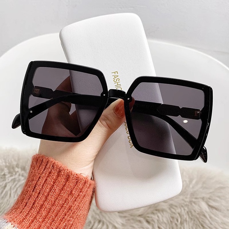 Fashion Square Aesthetic Shades Sunglasses Untuk Wanita/Men Metal Frame Sunglasses Eyewear