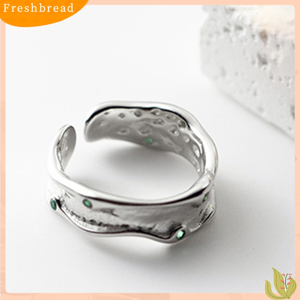 &lt; Freshbread &gt; Wanita Cincin Hijau Cubic Zirconia Pembukaan Yang Dapat Disesuaikan Eye-catching All-match Aksesoris Perhiasan Geometris Temperamen Wanita Gelombang Tidak Teratur Pesta Jari Cincin Untuk Pacaran