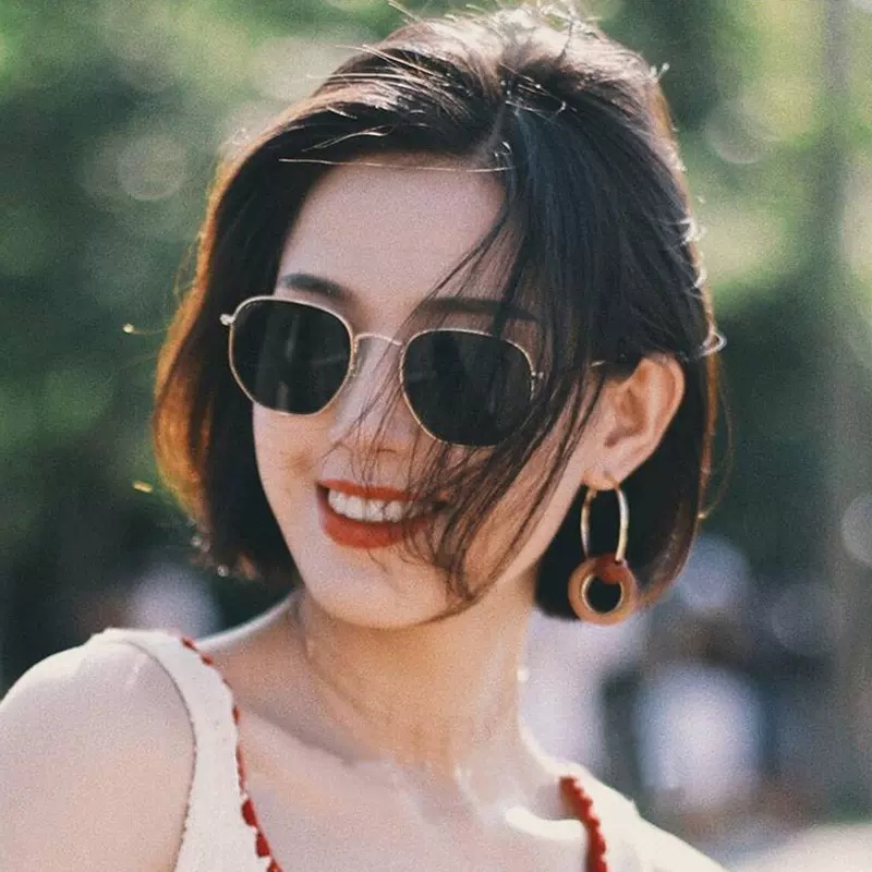 Roselife Unisex Klasik Gold Metal Square Frame Kacamata Hitam Untuk Wanita Pria Gaya Vintage Kacamata Anti Radiasi Keren Trendy Shades Outdoor Fashion Eyewear OOTD Ornaments