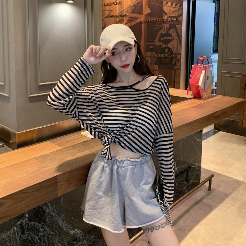 Red Versi Korea dari Tulang Selangka Tipis Lengan Panjang T-shirt Hollow Longgar Bergaris Sunscreen Top Wanita Musim Semi 2022 Baru