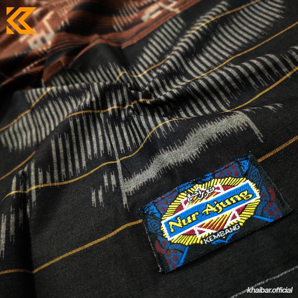 SARUNG TENUN MANGGA GOLD KEMBANG TERBARU MURAH SARUNG MANGGA GOLD SARUNG MANGGA GOLD HITAM SARUNG DEWASA SARUNG MANGGA HITAM POLOS MANGGA GOLD HARGA GROSIR MURAH BISA COD SARUNG MANGGA PAJITEX SARUNG PRIA