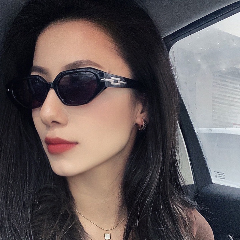 (YUZHU) Kacamata Hitam Poligonal Tidak Teratur Untuk Wanita Mode Baru Tabir Surya Babes Sunglasses