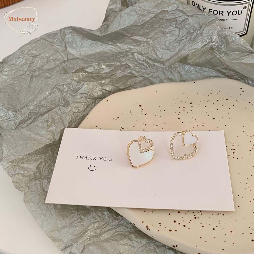 Mxbeauty Anting Pejantan Cinta Temperamen Elegan Berongga Fashion Perhiasan Asimetris Berlian Imitasi Alloy Ear Studs