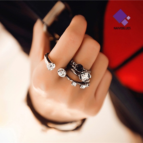 &lt; Naiveblues &gt; 4Pcs Wanita Retro Punk Berlian Imitasi Cincin Set Mid Finger Ring Fashion