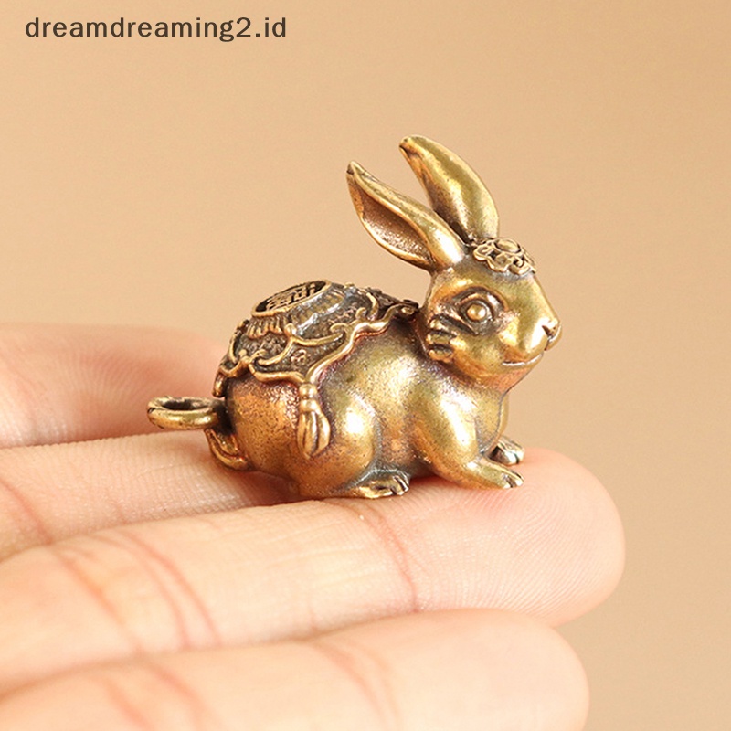 (drea) Retro Beruntung Patung Kelinci Ornamen Liontin Kreatif Gantungan Kunci Hewan Kecil Miniatur Dekorasi Patung Logam Rumah Kantor Desktop Dekorasi/