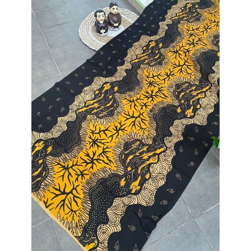 Kain Batik Kota Solo motif gigi abstrak kuning