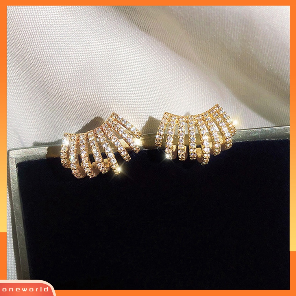 [WOD] 1pasang Lady Earrings Golden Berongga Keluar Berkilau Berlian Imitasi Bertatahkan Wanita Earrings Aksesori Perempuan