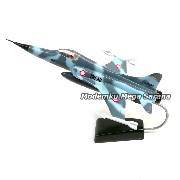 Diecast Miniatur Pesawat Tempur F-5 Tiger TS-0502 20x14x6 cm Pajangan