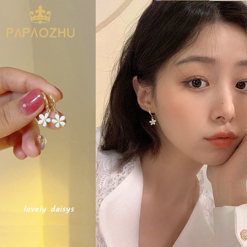 Papaozhu Halus 14 K Emas Little Daisy Hoop Earrings Untuk Wanita Gadis Aesthetic Putih Bunga Menjuntai Anting-Anting Korea Fashion Perhiasan Telinga