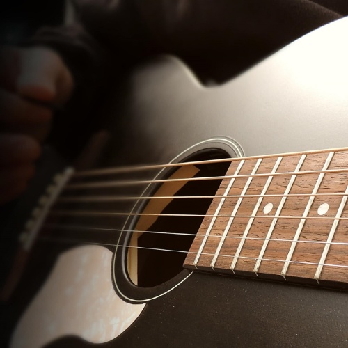 Gitar Gibson Akustik Tester