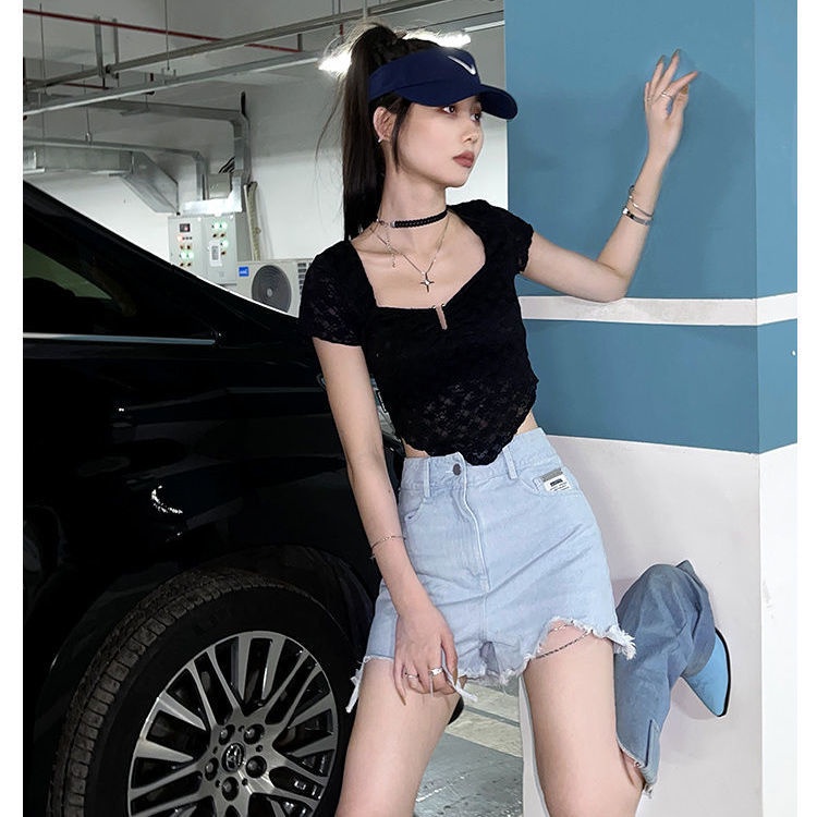 Red Pendek Manis Gadis Panas Top Wanita Gaun Musim Panas 2022 Cahaya Baru Gaya Eropa dan Amerika Berongga Lengan Pendek T-shirt square V-Leher Renda Kemeja