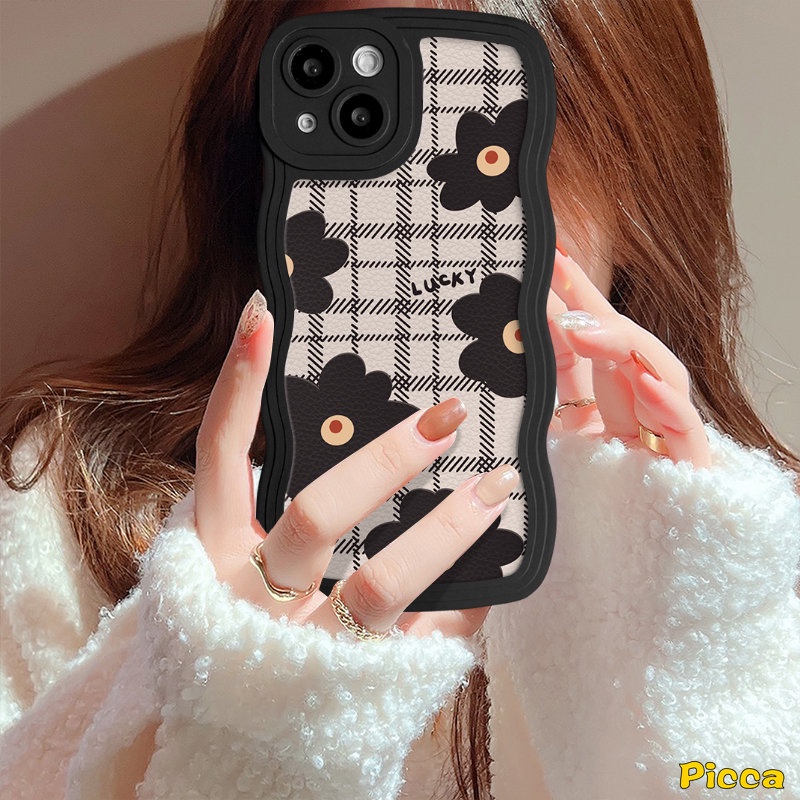 IPHONE Casing Tepi Bergelombang Motif Kotak-Kotak Kompatibel Untuk Iphone11 13 14 12 Pro Max 7Plus XR 7 14 8 6 6s Plus X XS Max SE 2020 Retro Bunga Hitam Lembut Tpu Penutup Belakang