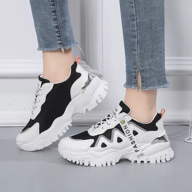 Sepatu Sneakers Fashion Sport Korea Wanita Dewasa/ Sepatu Kets Kasual tali Fashion Bunga Cewek Lucu/ Sepatu Wanita Polos Putih Hitam Pink Tosca/ Sepatu Sport Running Olahraga Wanita/ Sepatu Sekolah Pesta OOTD Kerja kuliah Murah Modis Flower Terbaru Lucu