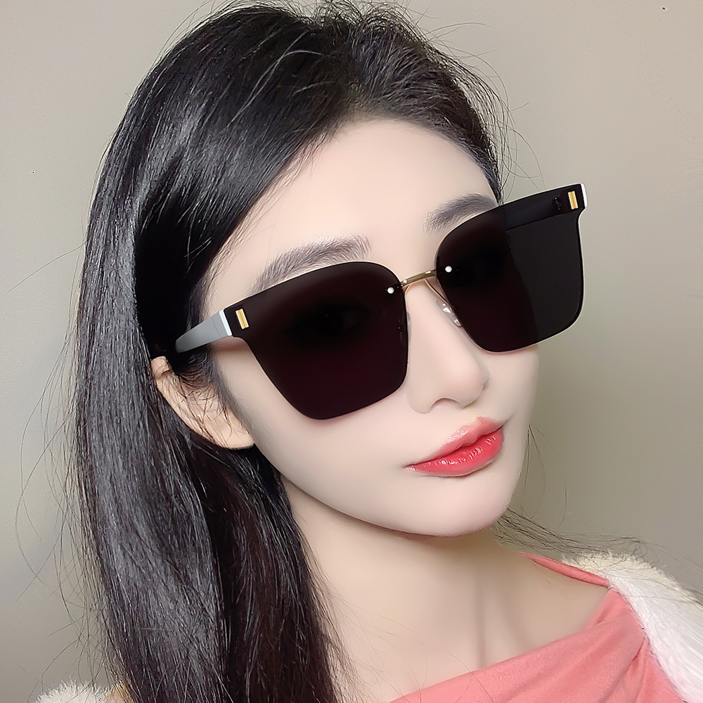 Kacamata Hitam Frameless Mewah Untuk Wanita Oversized Frame UV Protection